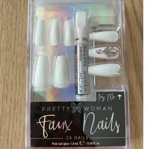 🆕 Pretty Woman Faux Nails White With Stones 🆕
